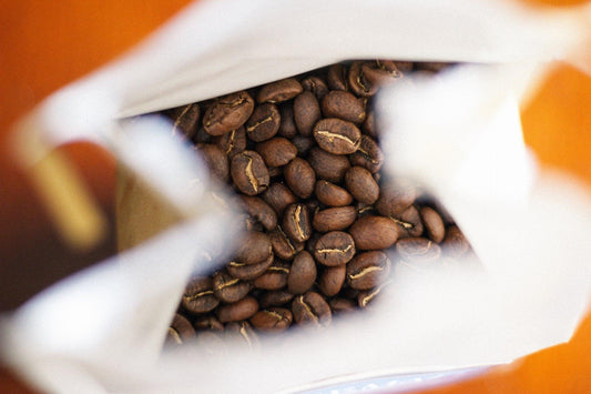 How to open your coffee bag and keep your beans fresh - LG's coffee